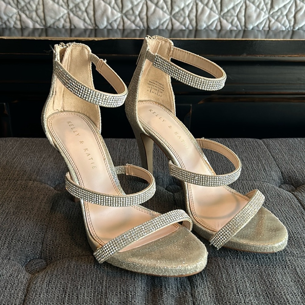 3 Strap Rhinestone & Gold Size 7 Heels